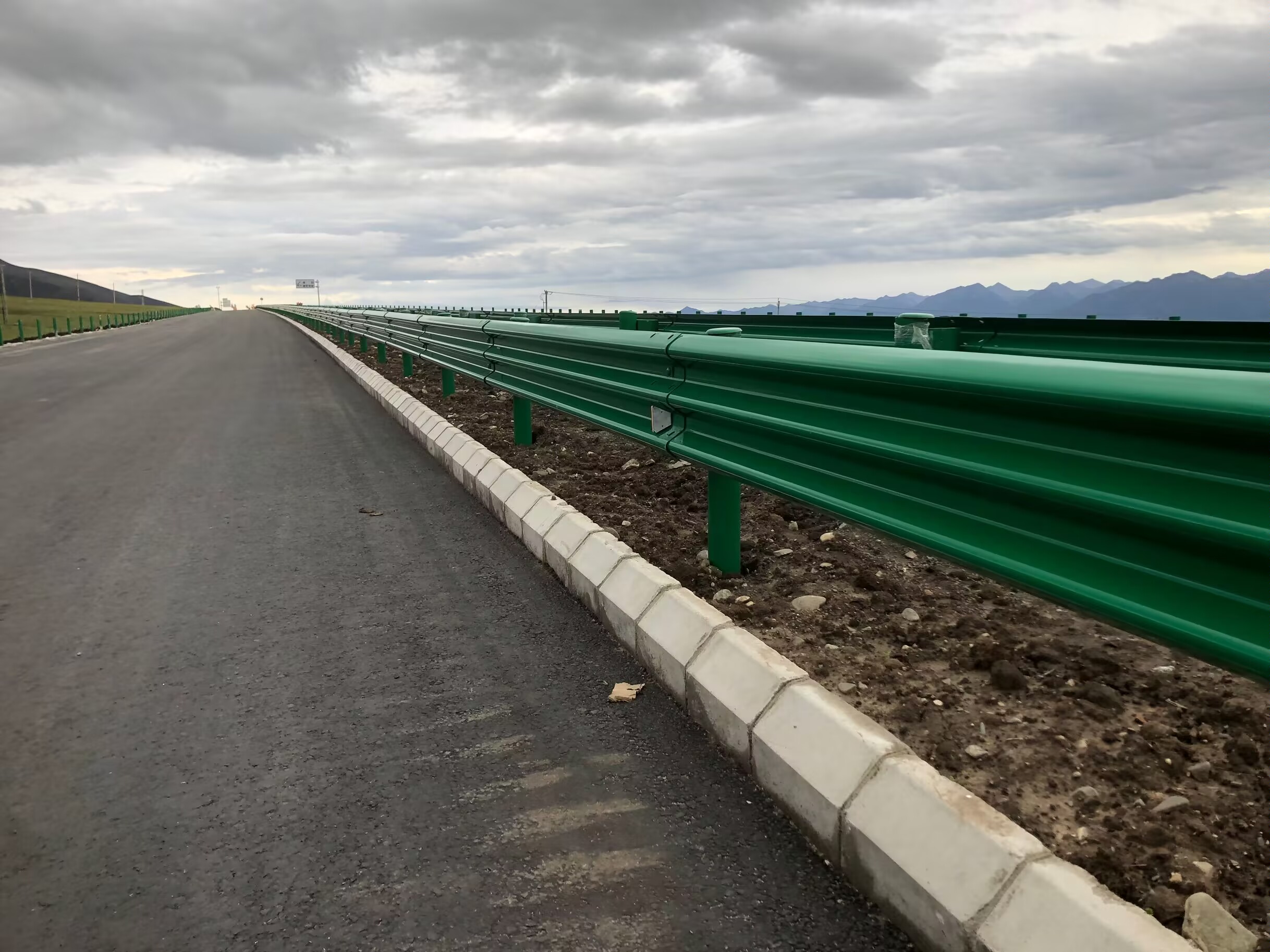 秀洲区乡村公路波形护栏波形护栏板 - 推荐